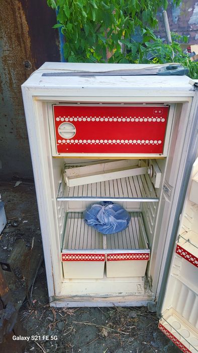 Холодильник и газ плита