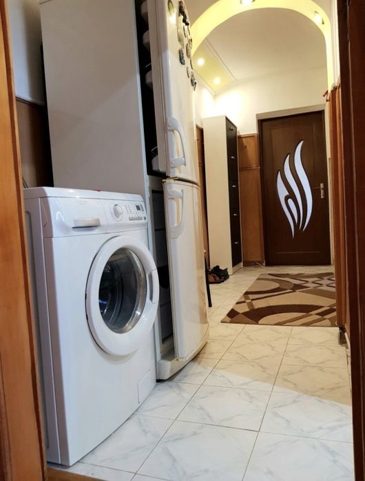 De inchiriat apartament 3 camere(transf.din 2), etaj 3, zona  Carrefour- Crihala.