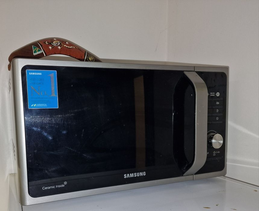 Микровълнова Samsung 23