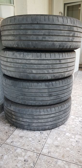 Гуми 235/60/18 Dunlop sportmax