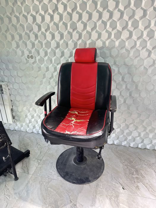 Продается парикмахерская кресло
