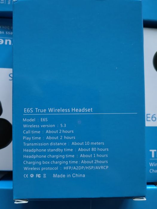 Безжични слушалки с кутия за зареждане