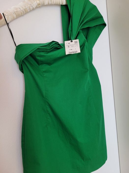 Rochita Zara S noua,  merge Xs