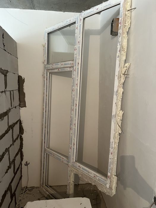 Дверь от балкона со стеклопакетом