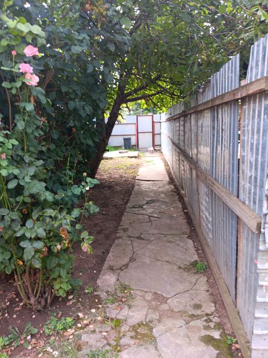 Vand casa zona linistita