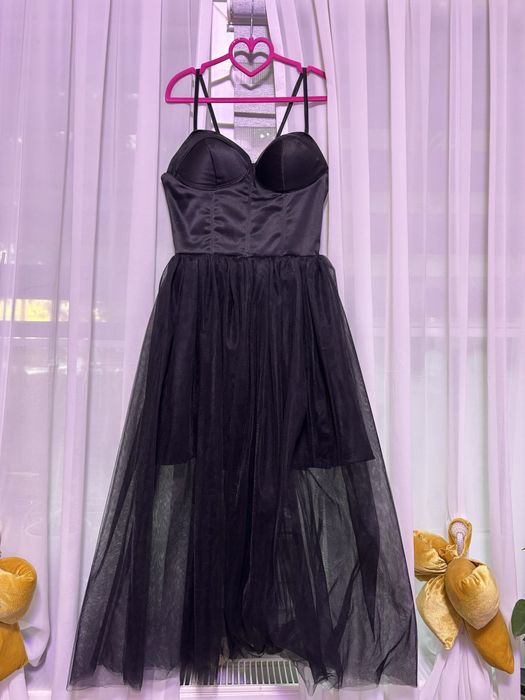 Rochie neagra eveniment