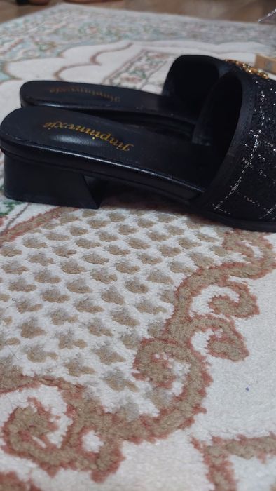 Продам шлепки новые