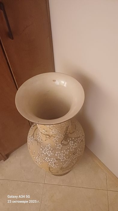 Голяма подова ваза