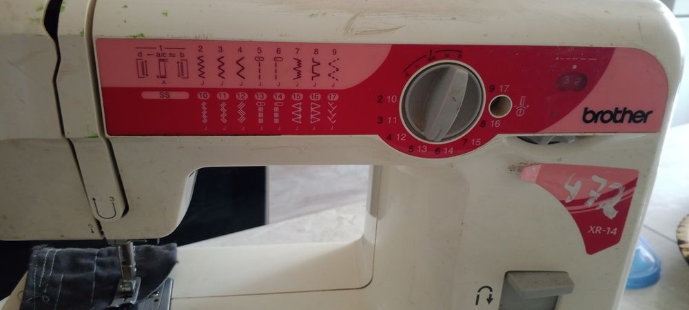 Продам швейную машинку