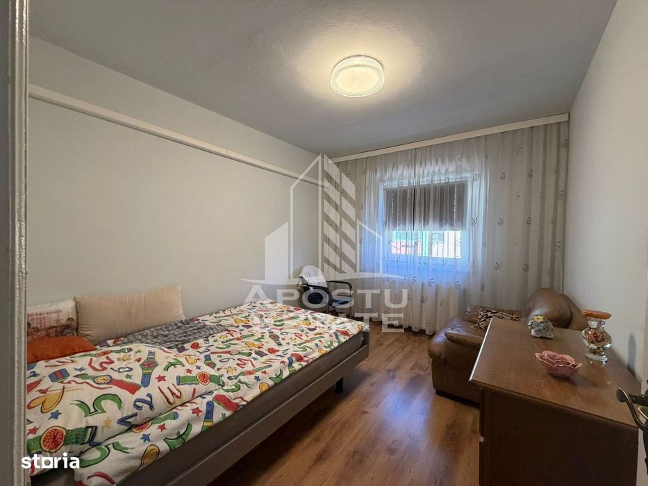 Apartament cu 3 camere, garaj, de vanzare, zona Plavat I I,Timisoara