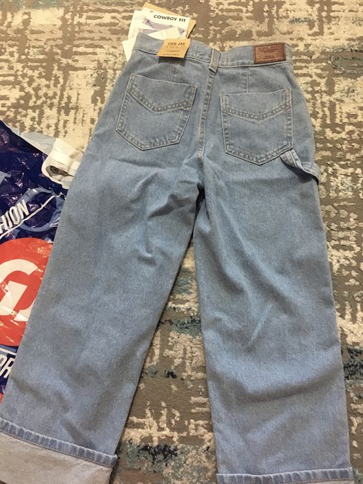 продаётся новые джинсы