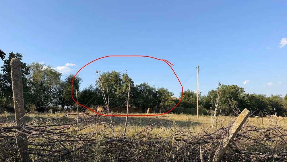 Парцел със стара постройка - село Пресиян