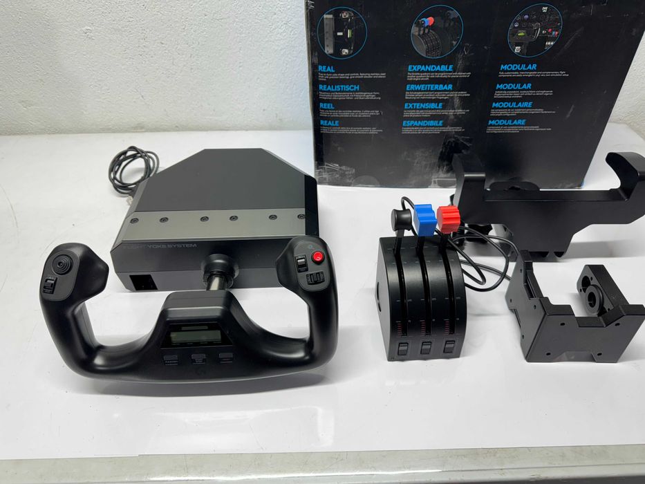 Симулатор за полети Logitech - G Flight Yoke System