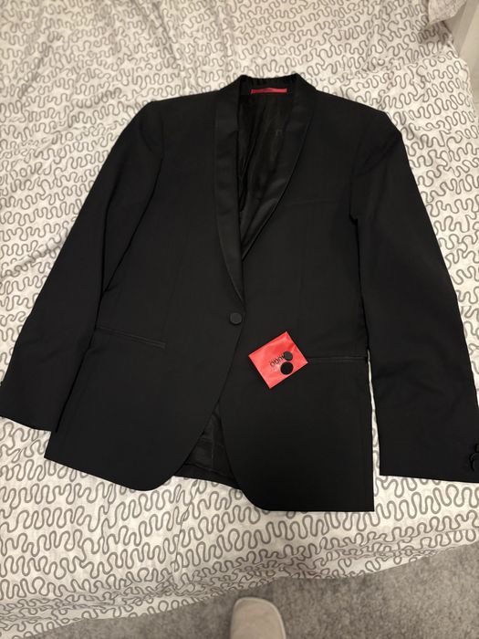 Sacou elegant Hugo Boss marimea S/46 purtat o singura data