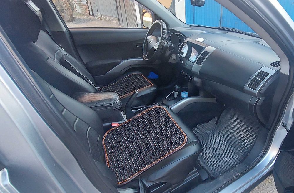 Продается Mitsubishi Outlender