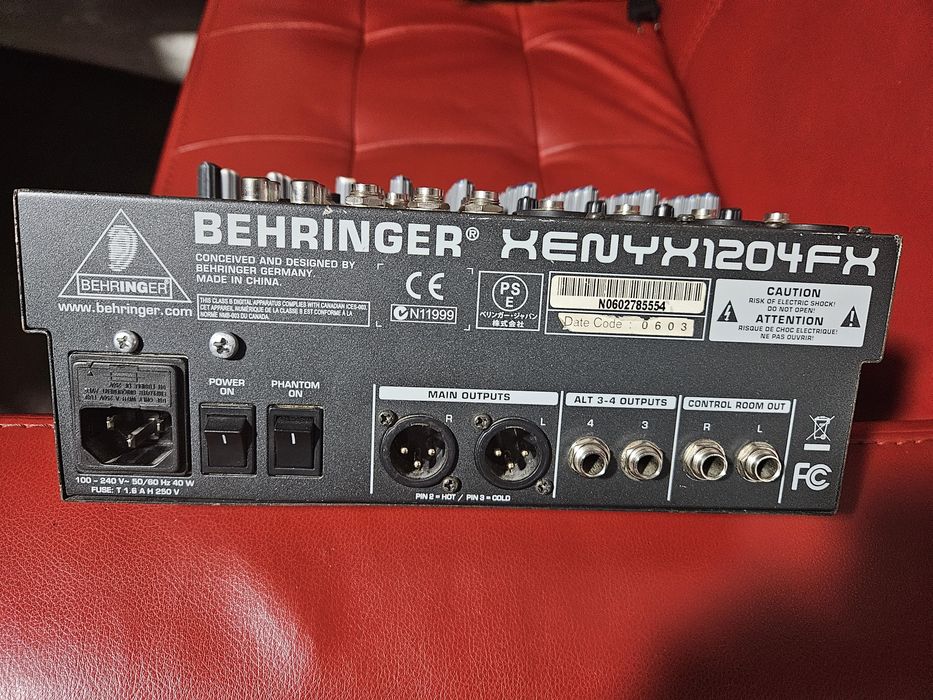 Vind mixer BERINGHER 8 intrari