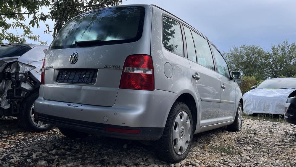 Vw Touran DSG Мотор Турбо Дюзи Кутия Компресор Фар Стоп Броня Врата