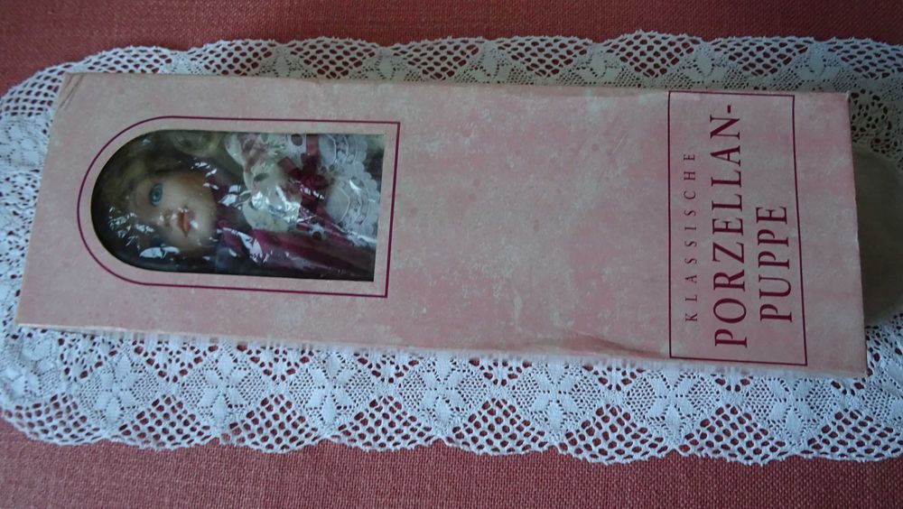 Голяма порцеланова кукла  Внос от Германия.