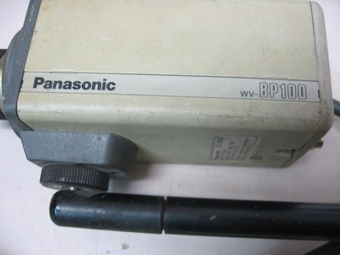 5 Броя Охранителни Камери ,монитор И 400 метра Общо Кабели Работи Добр