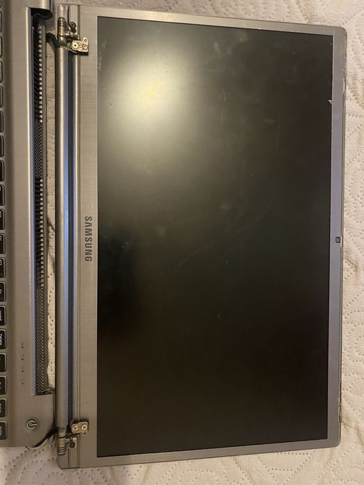 Продам ноутбук Samsung на запчасти
