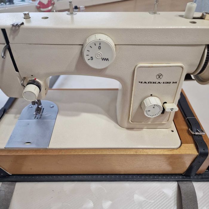 Швейная машинка Чайка 132 М