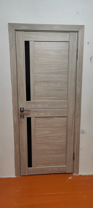 Продам межкомнатную дверь.