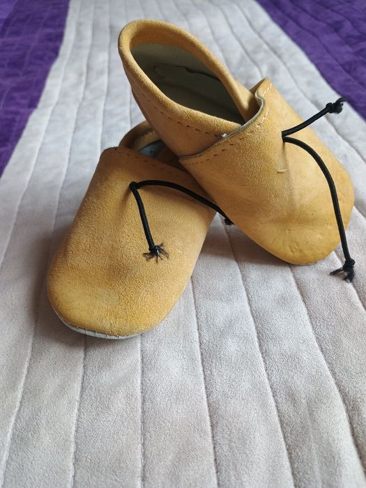 Обувки и пантофи