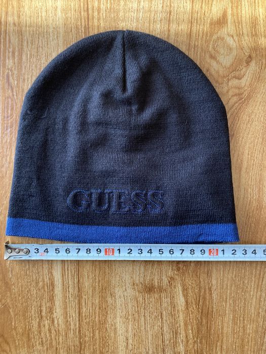 Мъжка оригинална шапка Guess