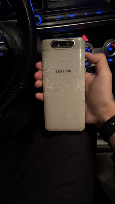 Samsung A80 с хорошим