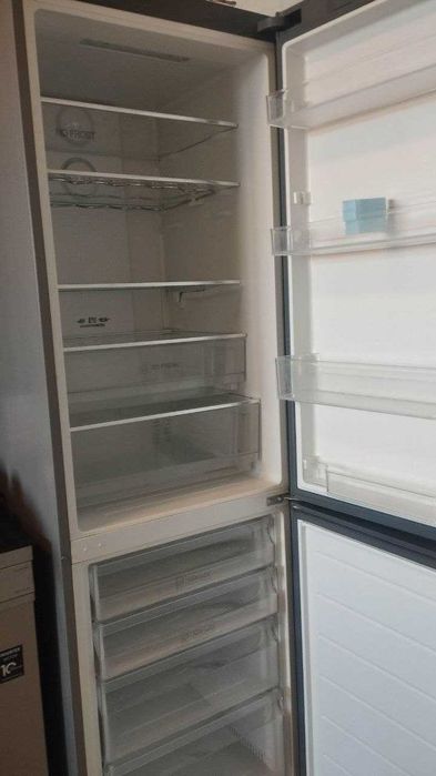 Продам холодильник требуется ремонт.