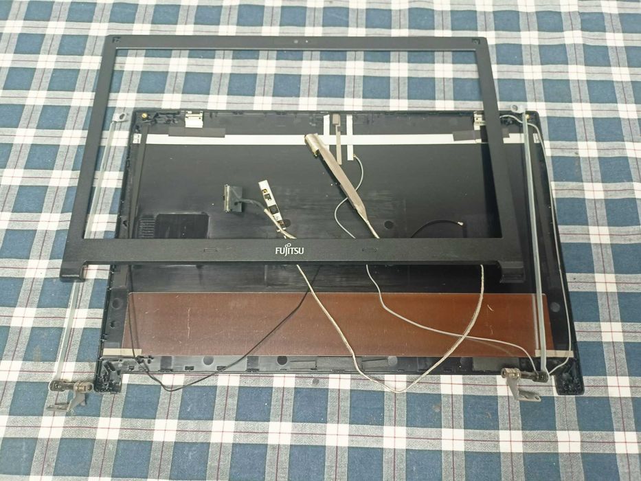 Elemente Fujitsu LifeBook E557