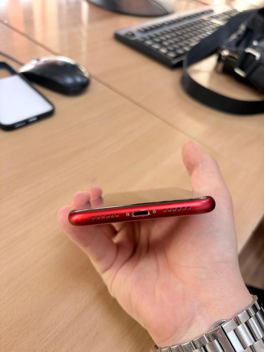 Продам iPhone 11