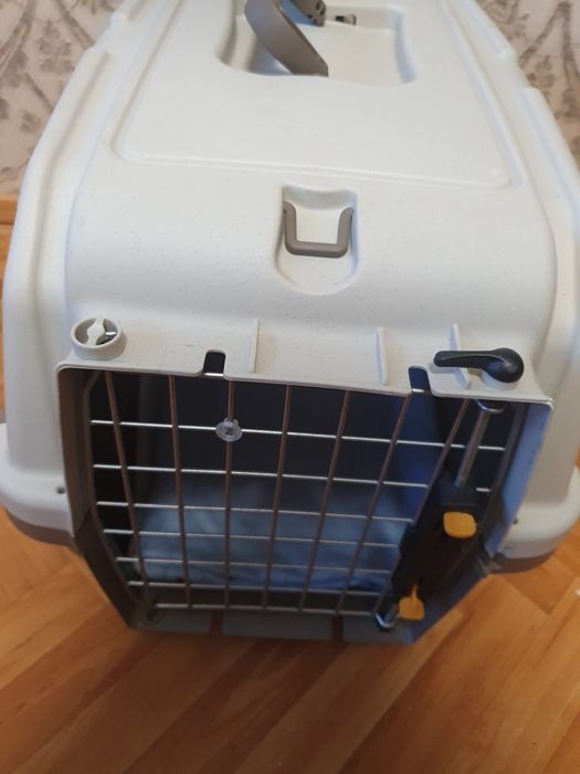 Переноска для собак и кошек.