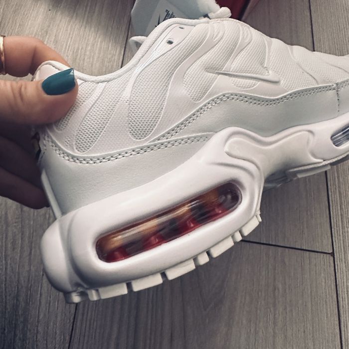 Nike Air Max Plus noi 39,5