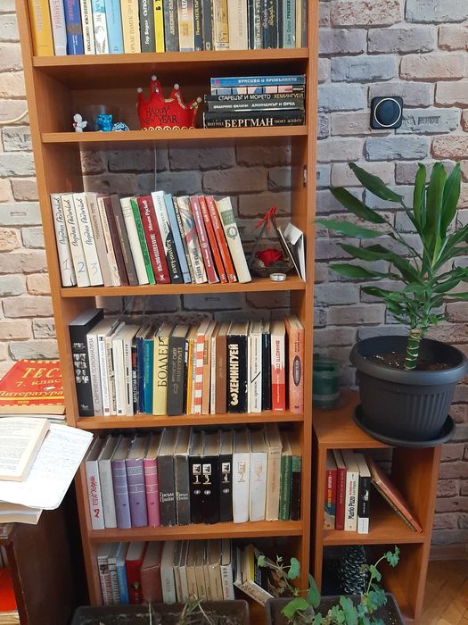 Продавам употребявани запазени мебели.