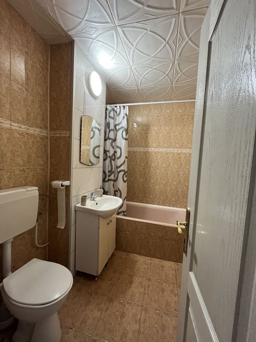 Inchiriez apartament 3 camere