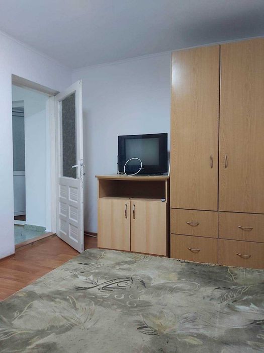 Închiriez garsoniera si apartamente