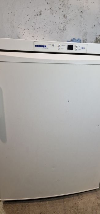 Vând ladă frigorifica cu 4 sertare Liebherr