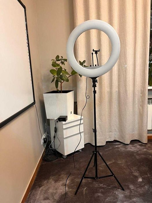 Продам Кольцевую лампу RL-21