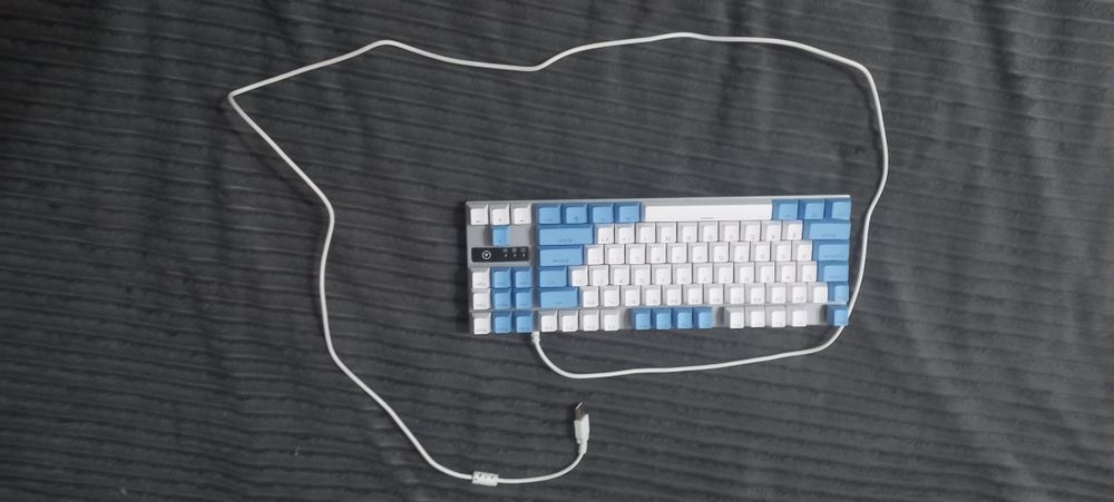 Игровая клавиатура 90%,торг имеется