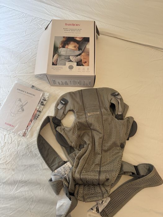 BabyBjörn Baby Carrier Mini – сивo-бежов