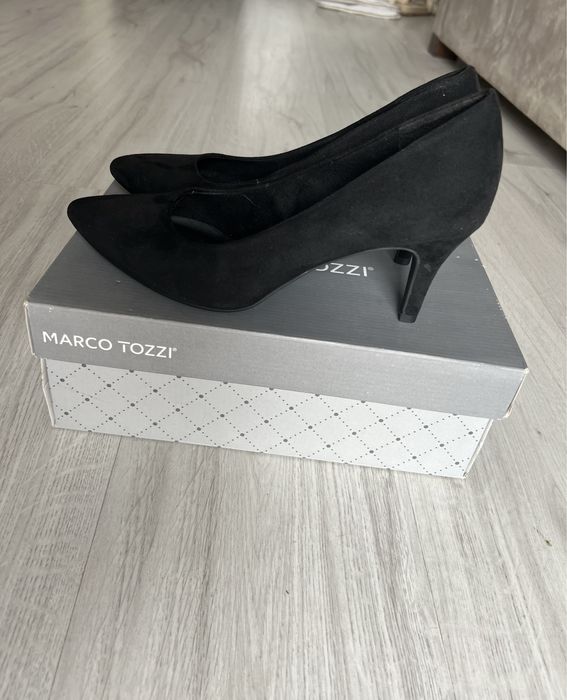 Pantofi cu toc clasici