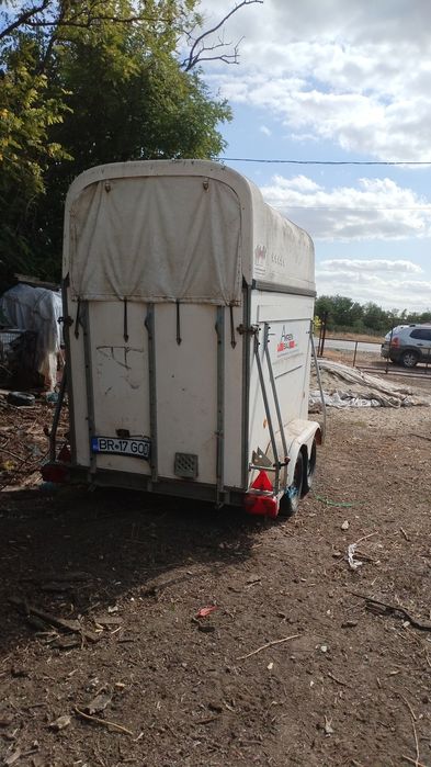 Rulota/ Remorcuta transport animale 2 posturi