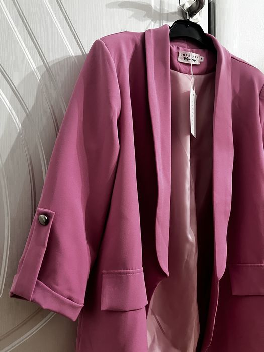 Страхотно розово сако