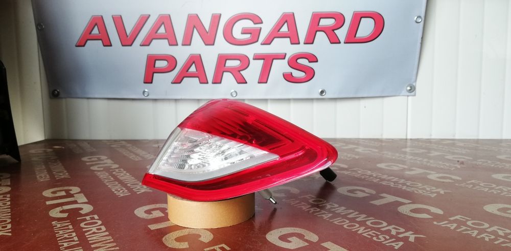 Ляв и десен стоп Ford Kuga 2 (2012-2019)