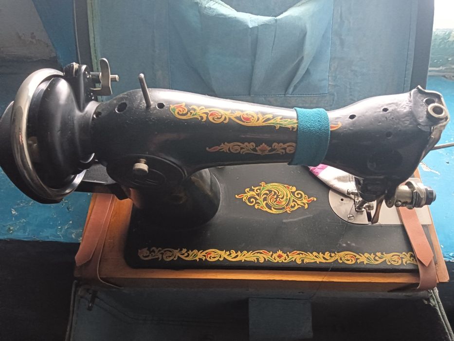 Продам швейную машину