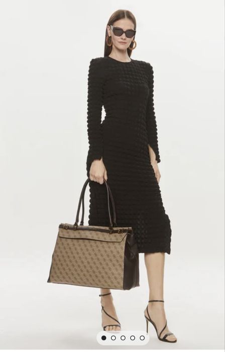 Guess travel bag logo