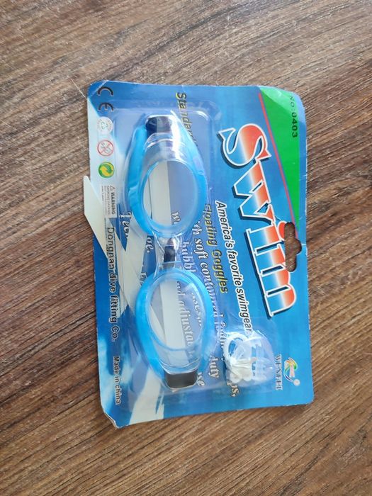 Плавательные шапочки и очки