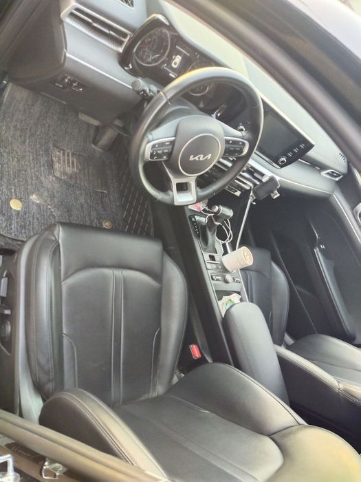 Автомобиль KIA K5