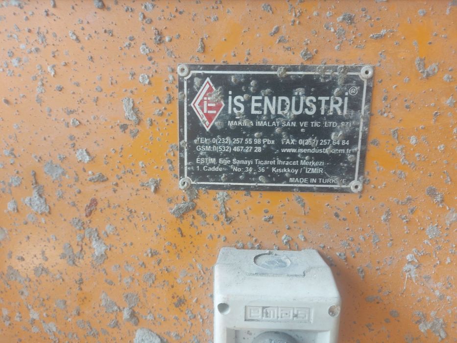 Машина за производство на тротоарни плочки